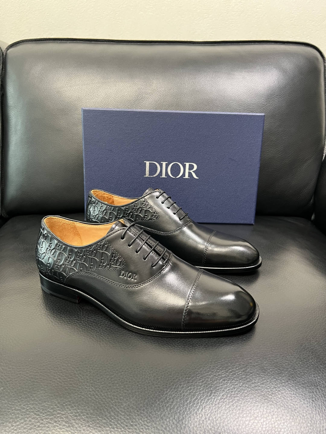 Dior 高品质 顶级工艺品 迪奥 皮鞋系列专柜同步原厂配置，意大利进口牛皮，全进口水染牛皮里垫，鞋底：