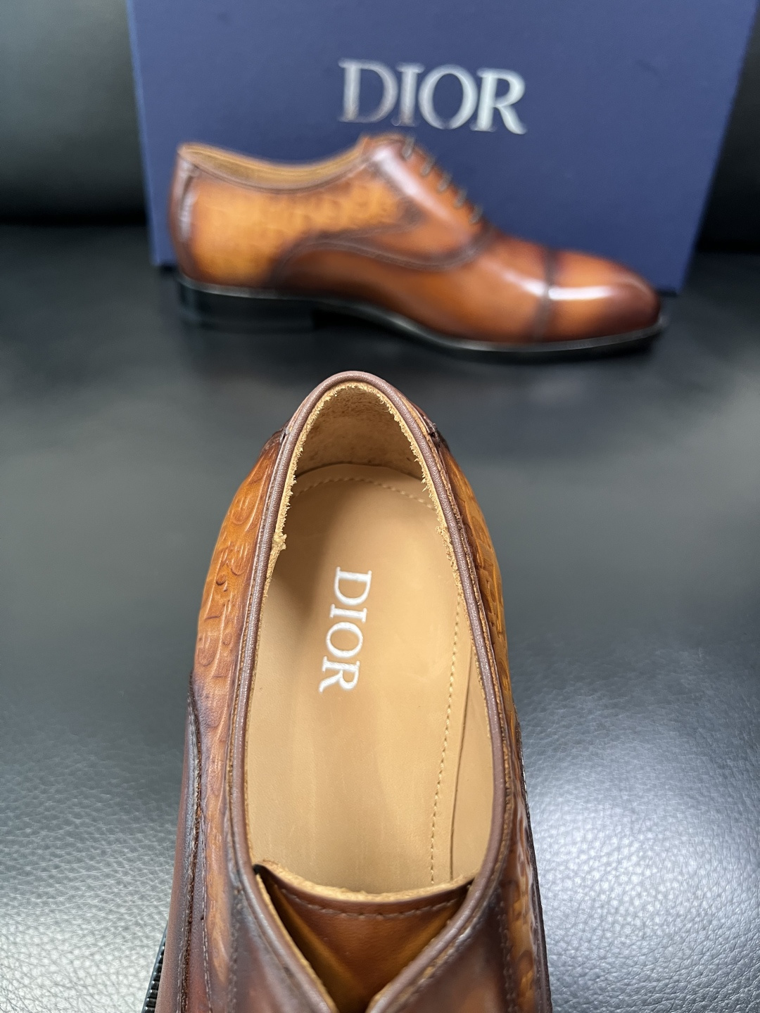 Dior 高品质 顶级工艺品 迪奥 皮鞋系列专柜同步原厂配置，意大利进口牛皮，全进口水染牛皮里垫，鞋底：