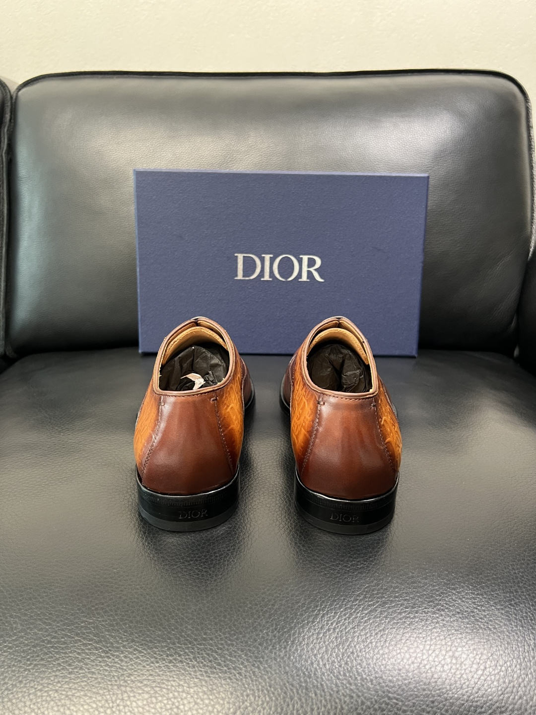 Dior 高品质 顶级工艺品 迪奥 皮鞋系列专柜同步原厂配置，意大利进口牛皮，全进口水染牛皮里垫，鞋底：