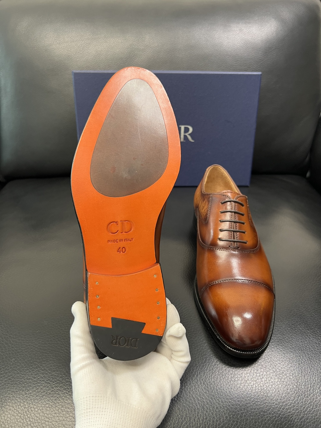 Dior 高品质 顶级工艺品 迪奥 皮鞋系列专柜同步原厂配置，意大利进口牛皮，全进口水染牛皮里垫，鞋底：