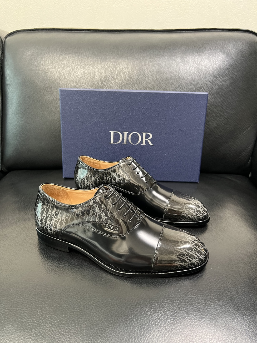 Dior 高品质 顶级工艺品 迪奥 皮鞋系列专柜同步原厂配置，意大利进口牛皮，全进口水染牛皮里垫，鞋底：