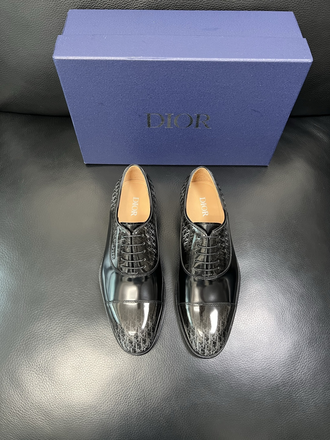 Dior 高品质 顶级工艺品 迪奥 皮鞋系列专柜同步原厂配置，意大利进口牛皮，全进口水染牛皮里垫，鞋底：