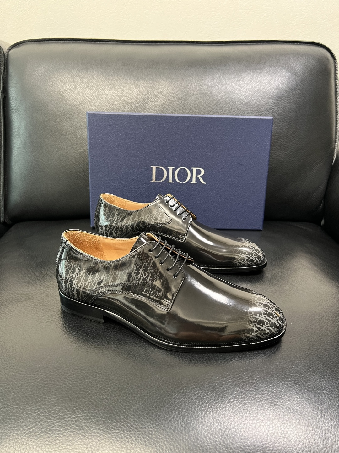 Dior 高品质 顶级工艺品 迪奥 皮鞋系列专柜同步原厂配置，意大利进口牛皮，全进口水染牛皮里垫，鞋底：