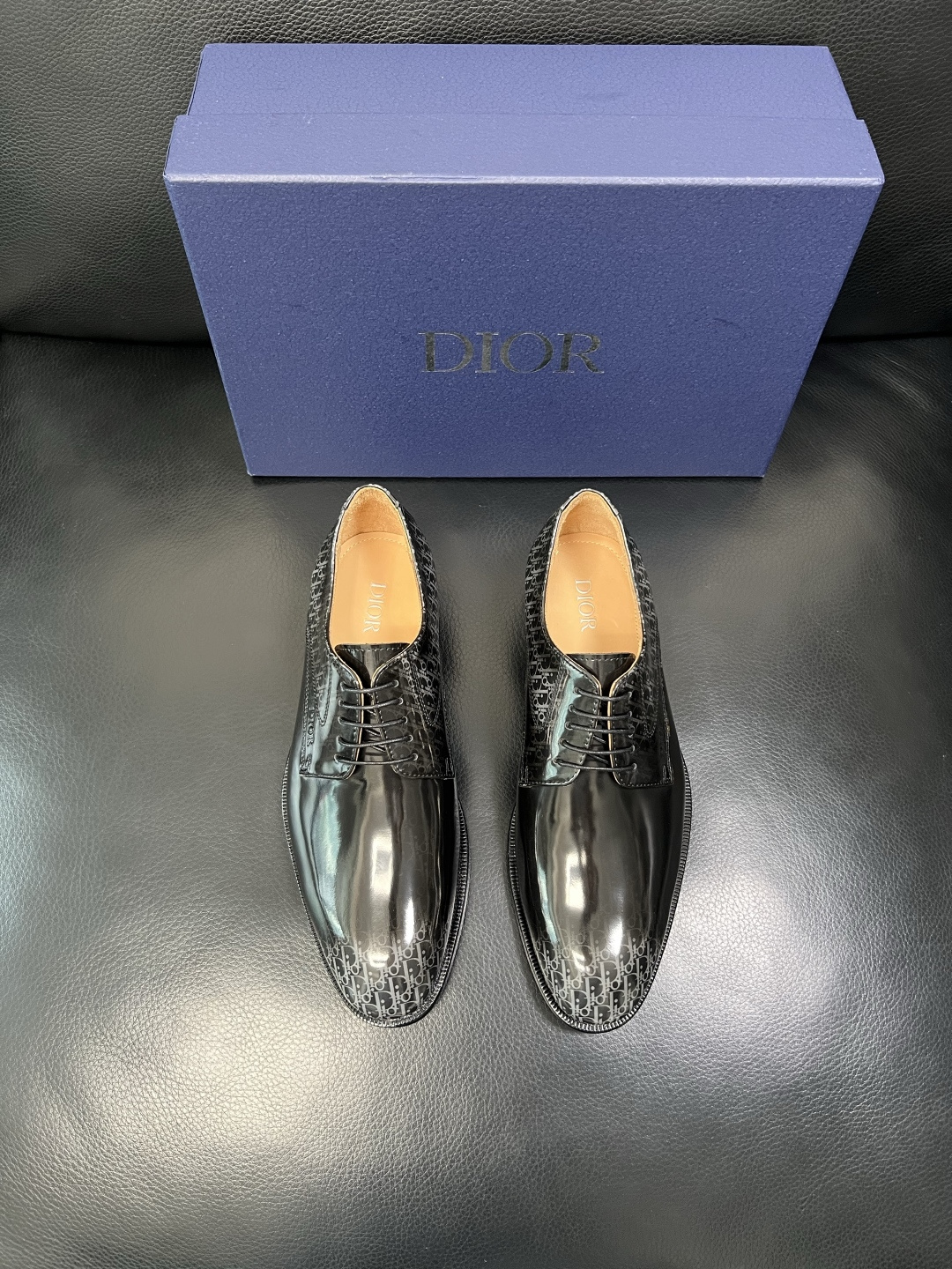 Dior 高品质 顶级工艺品 迪奥 皮鞋系列专柜同步原厂配置，意大利进口牛皮，全进口水染牛皮里垫，鞋底：