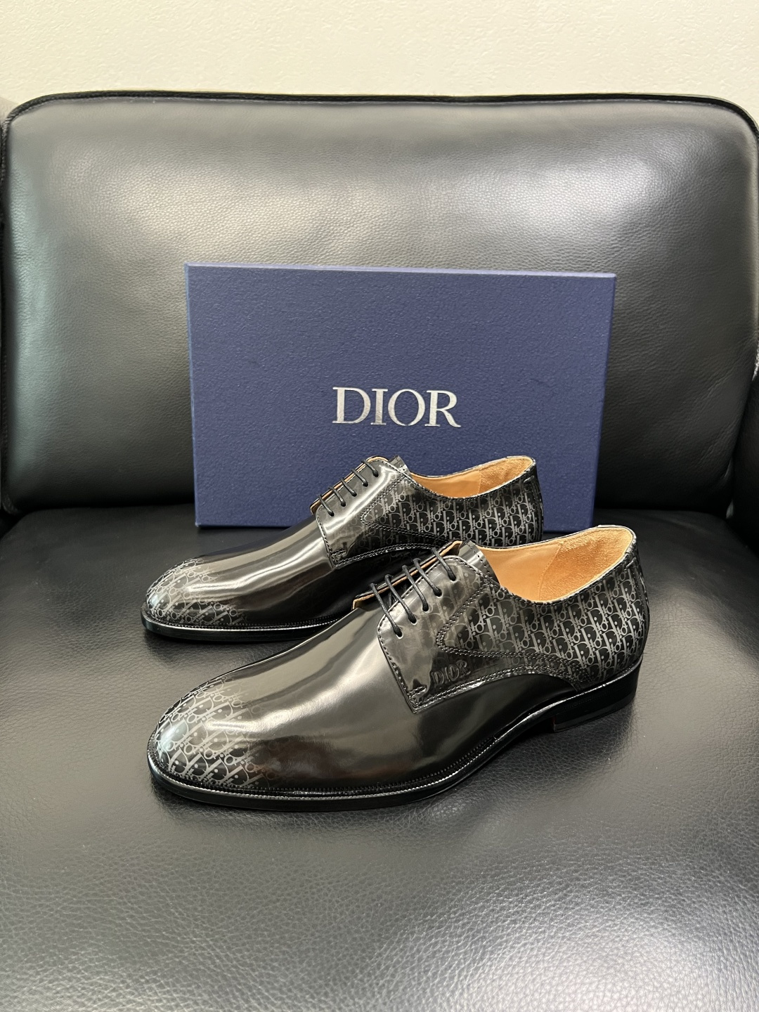 Dior 高品质 顶级工艺品 迪奥 皮鞋系列专柜同步原厂配置，意大利进口牛皮，全进口水染牛皮里垫，鞋底：