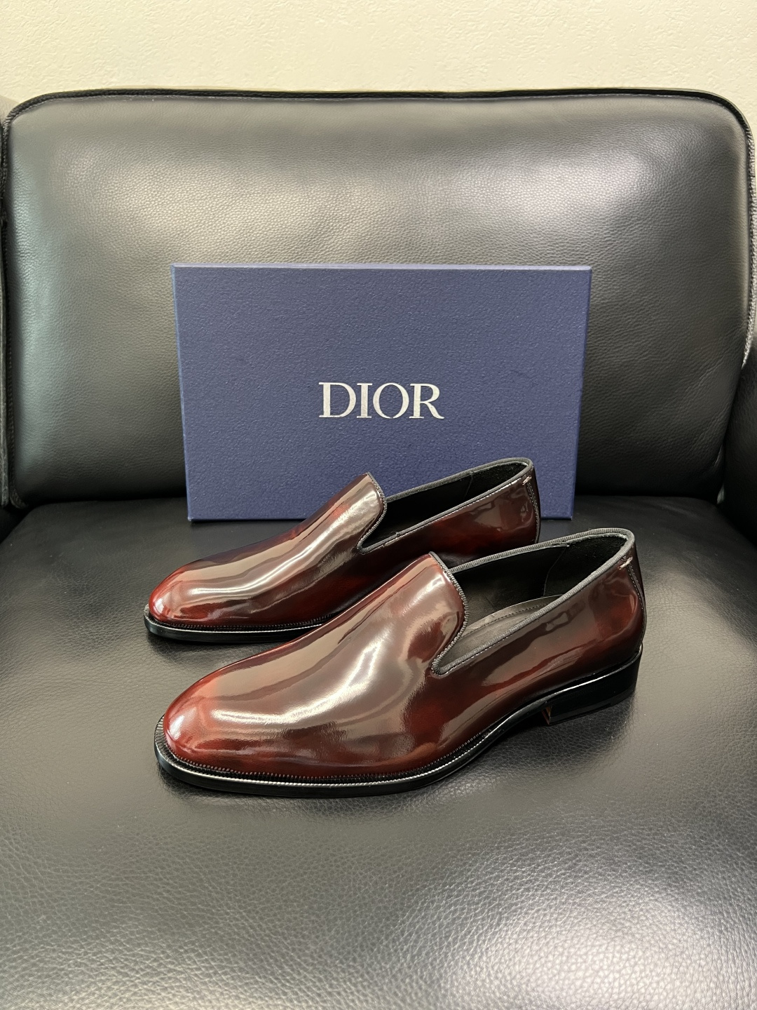 Dior 高品质 顶级工艺品 迪奥 皮鞋系列专柜同步原厂配置，意大利进口牛皮，全进口水染牛皮里垫，鞋底：