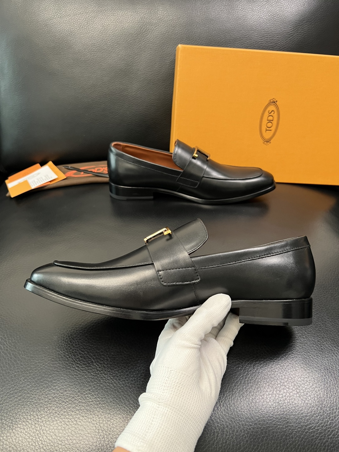 Tods 高品质 顶级工艺品 托德斯 皮鞋专柜新款，原厂配置意大利进口牛皮面料，高品质复杂拼接工艺，经典