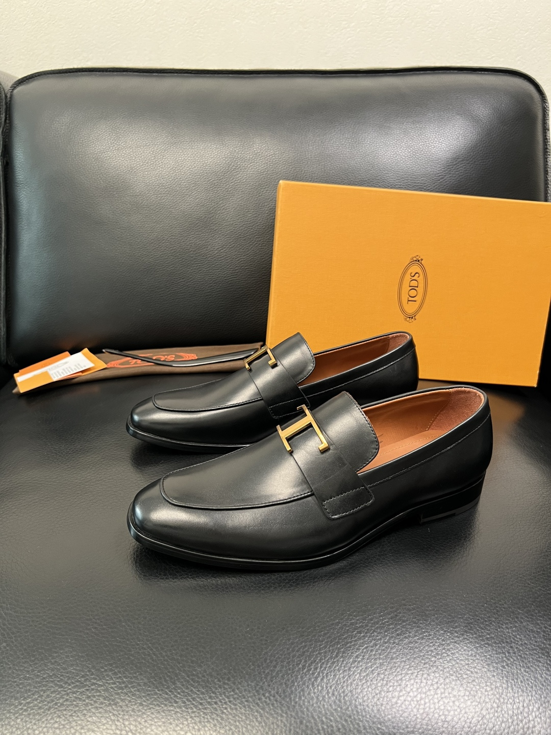 Tods 高品质 顶级工艺品 托德斯 皮鞋专柜新款，原厂配置意大利进口牛皮面料，高品质复杂拼接工艺，经典