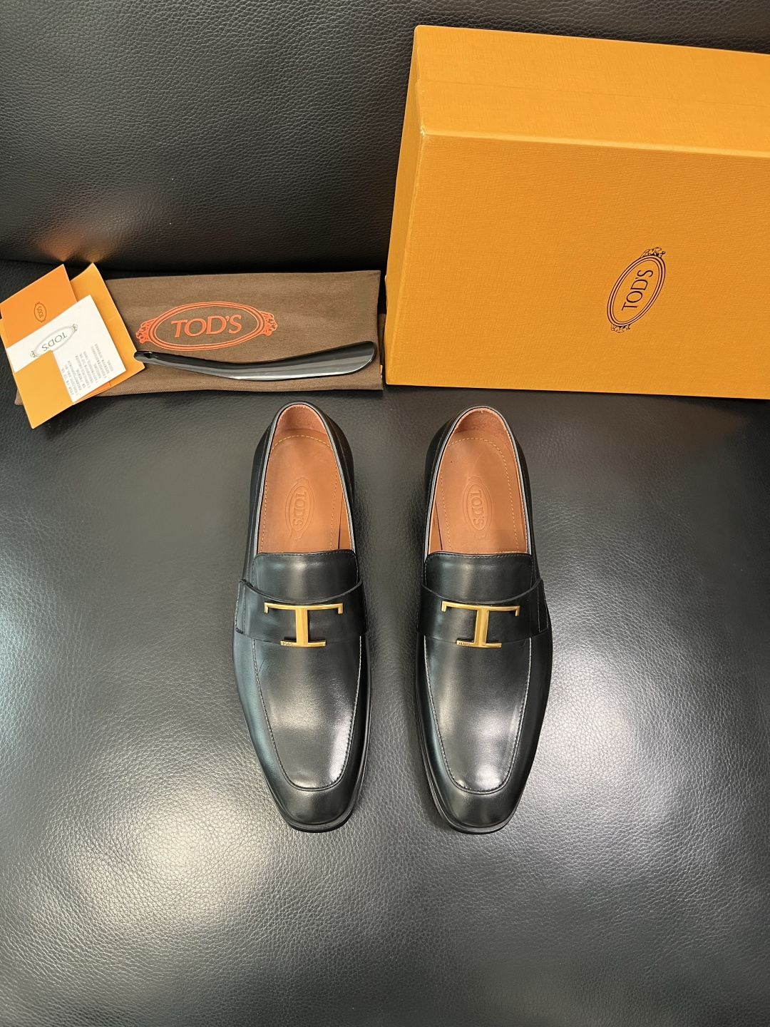 Tods 高品质 顶级工艺品 托德斯 皮鞋专柜新款，原厂配置意大利进口牛皮面料，高品质复杂拼接工艺，经典