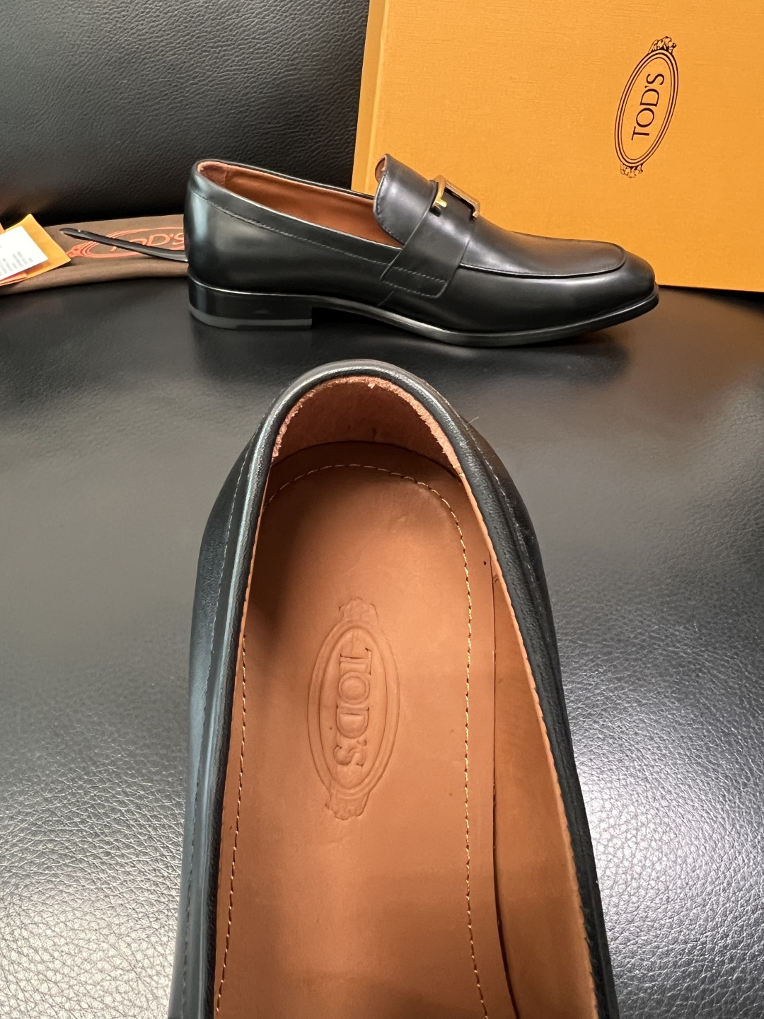 Tods 高品质 顶级工艺品 托德斯 皮鞋专柜新款，原厂配置意大利进口牛皮面料，高品质复杂拼接工艺，经典