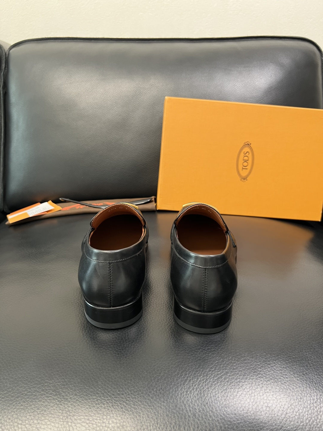 Tods 高品质 顶级工艺品 托德斯 皮鞋专柜新款，原厂配置意大利进口牛皮面料，高品质复杂拼接工艺，经典