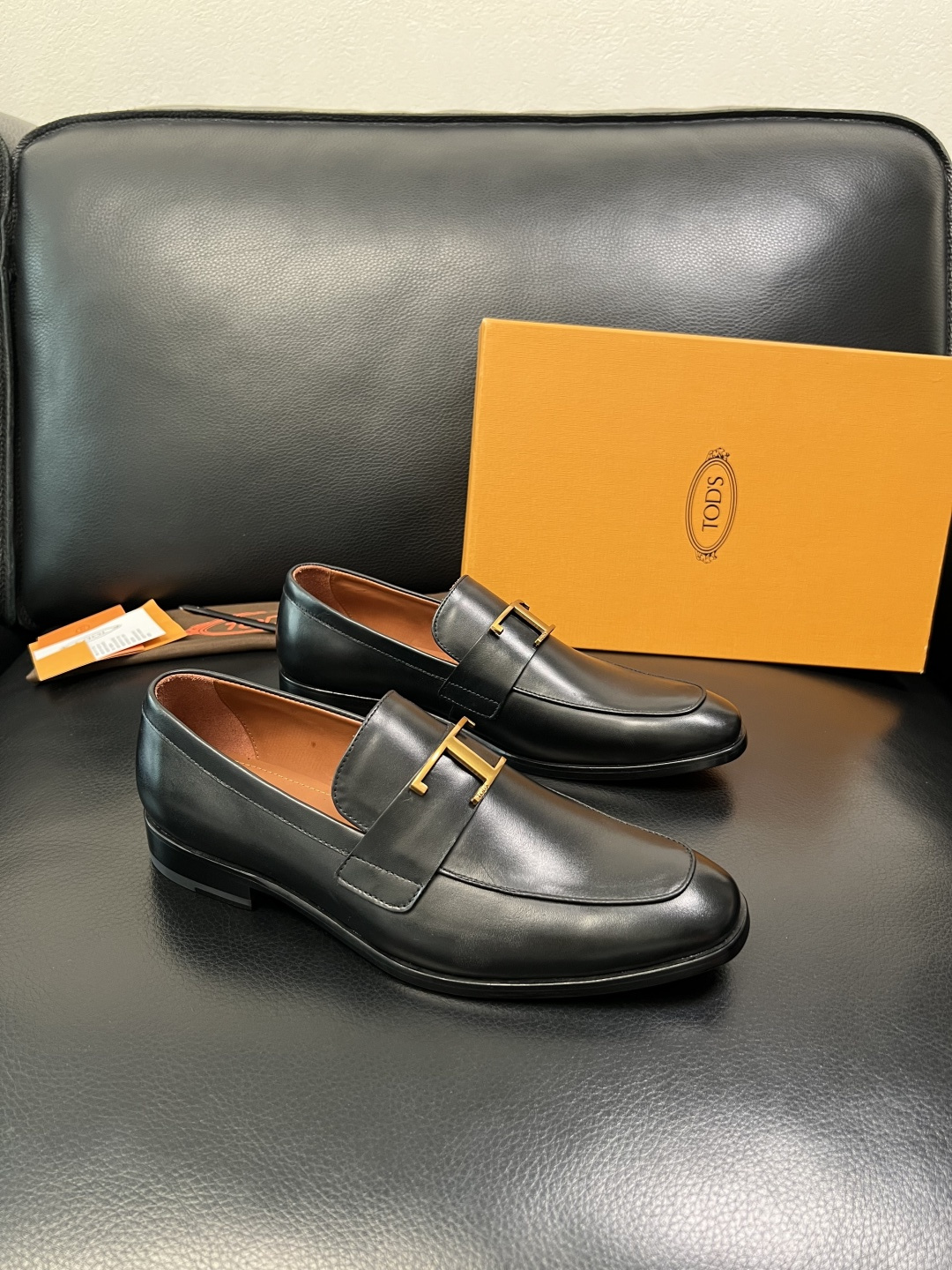 Tods 高品质 顶级工艺品 托德斯 皮鞋专柜新款，原厂配置意大利进口牛皮面料，高品质复杂拼接工艺，经典