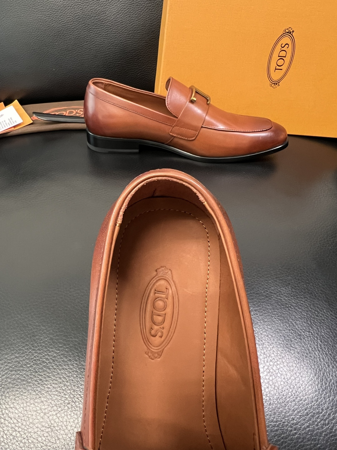 Tods 高品质 顶级工艺品 托德斯 皮鞋专柜新款，原厂配置意大利进口牛皮面料，高品质复杂拼接工艺，经典