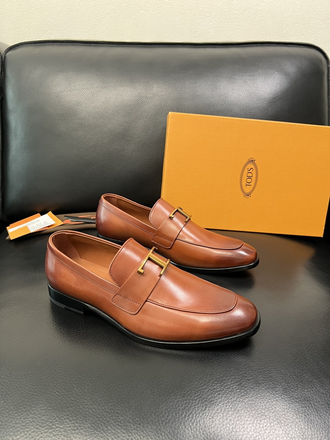 Tods 高品质 顶级工艺品 托德斯 皮鞋专柜新款，原厂配置意大利进口牛皮面料，高品质复杂拼接工艺，经典