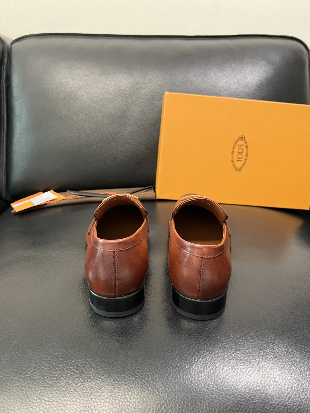 Tods 高品质 顶级工艺品 托德斯 皮鞋专柜新款，原厂配置意大利进口牛皮面料，高品质复杂拼接工艺，经典