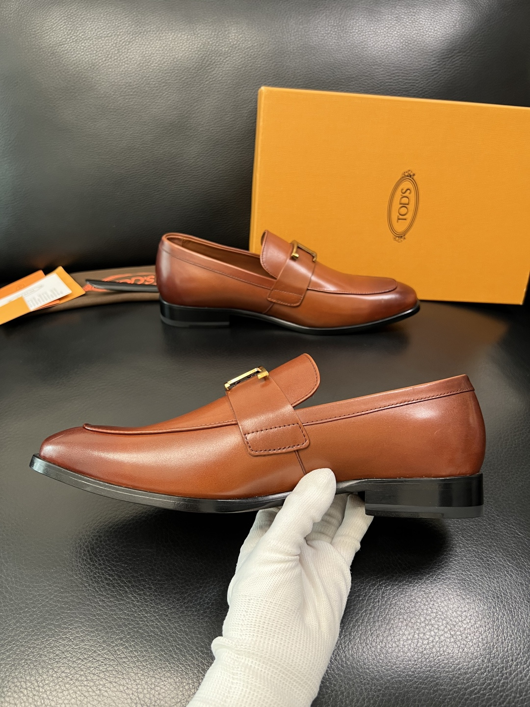 Tods 高品质 顶级工艺品 托德斯 皮鞋专柜新款，原厂配置意大利进口牛皮面料，高品质复杂拼接工艺，经典