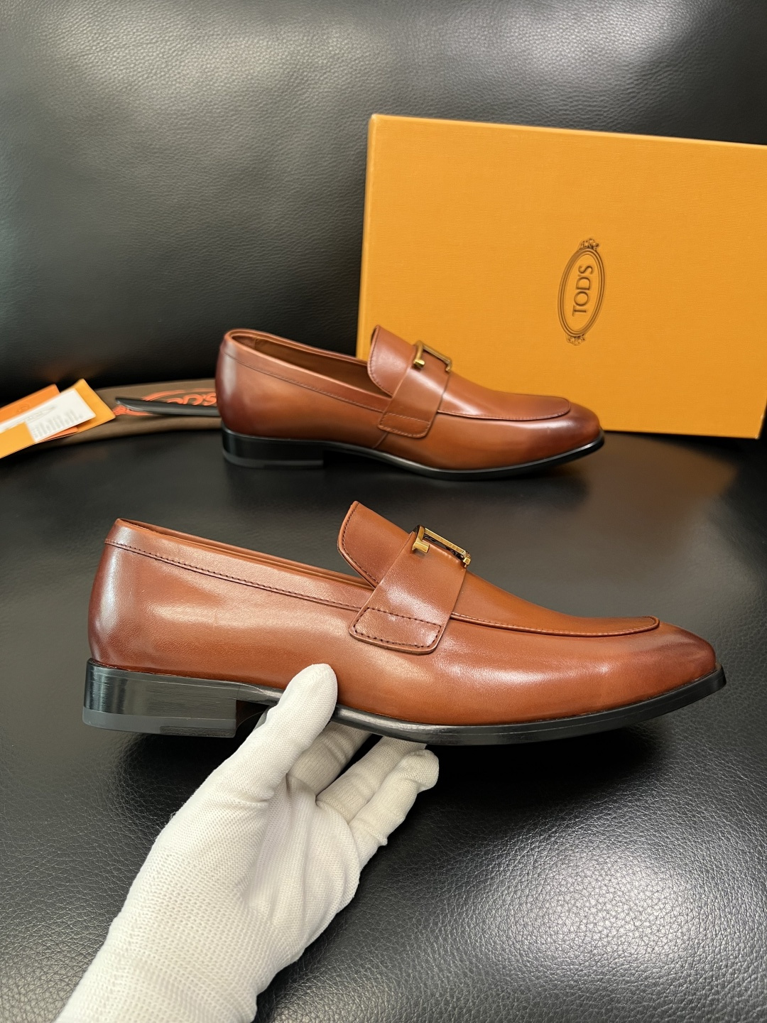 Tods 高品质 顶级工艺品 托德斯 皮鞋专柜新款，原厂配置意大利进口牛皮面料，高品质复杂拼接工艺，经典