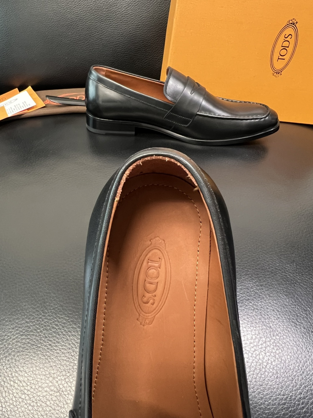 Tods 高品质 顶级工艺品 托德斯 皮鞋专柜新款，原厂配置意大利进口牛皮面料，高品质复杂拼接工艺，经典