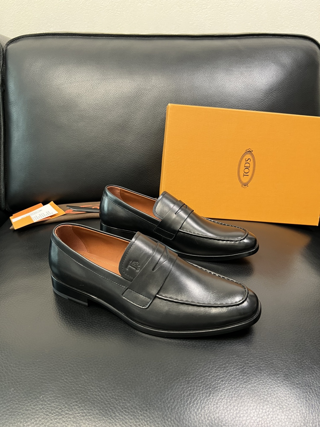 Tods 高品质 顶级工艺品 托德斯 皮鞋专柜新款，原厂配置意大利进口牛皮面料，高品质复杂拼接工艺，经典