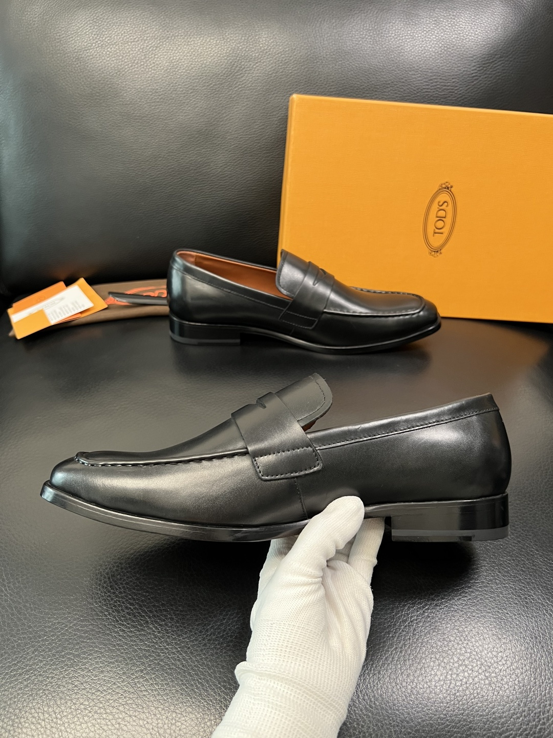 Tods 高品质 顶级工艺品 托德斯 皮鞋专柜新款，原厂配置意大利进口牛皮面料，高品质复杂拼接工艺，经典