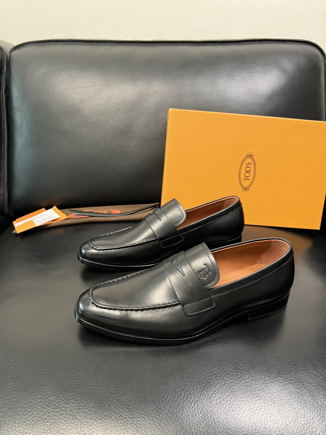 Tods 高品质 顶级工艺品 托德斯 皮鞋专柜新款，原厂配置意大利进口牛皮面料，高品质复杂拼接工艺，经典