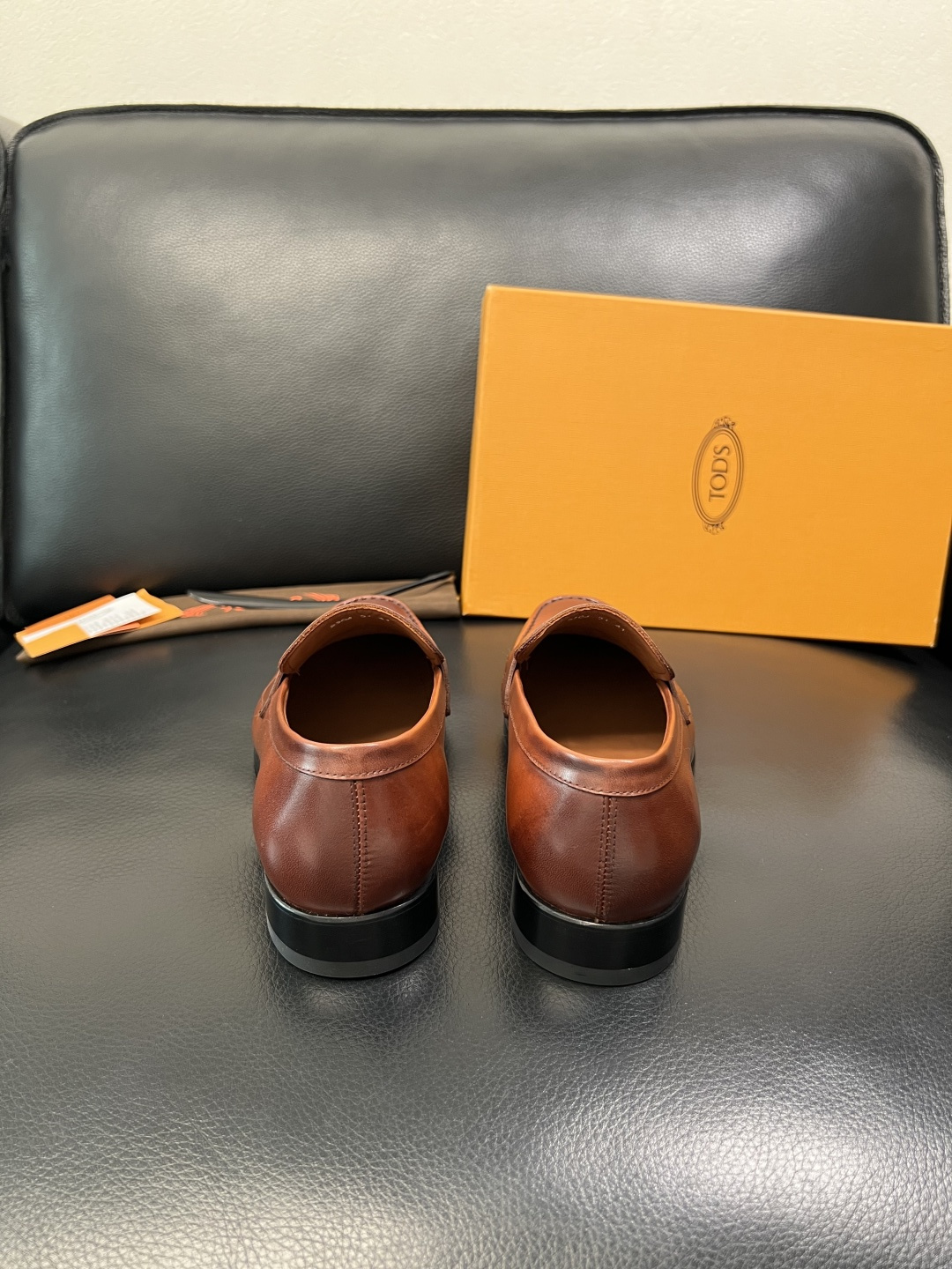 Tods 高品质 顶级工艺品 托德斯 皮鞋专柜新款，原厂配置意大利进口牛皮面料，高品质复杂拼接工艺，经典