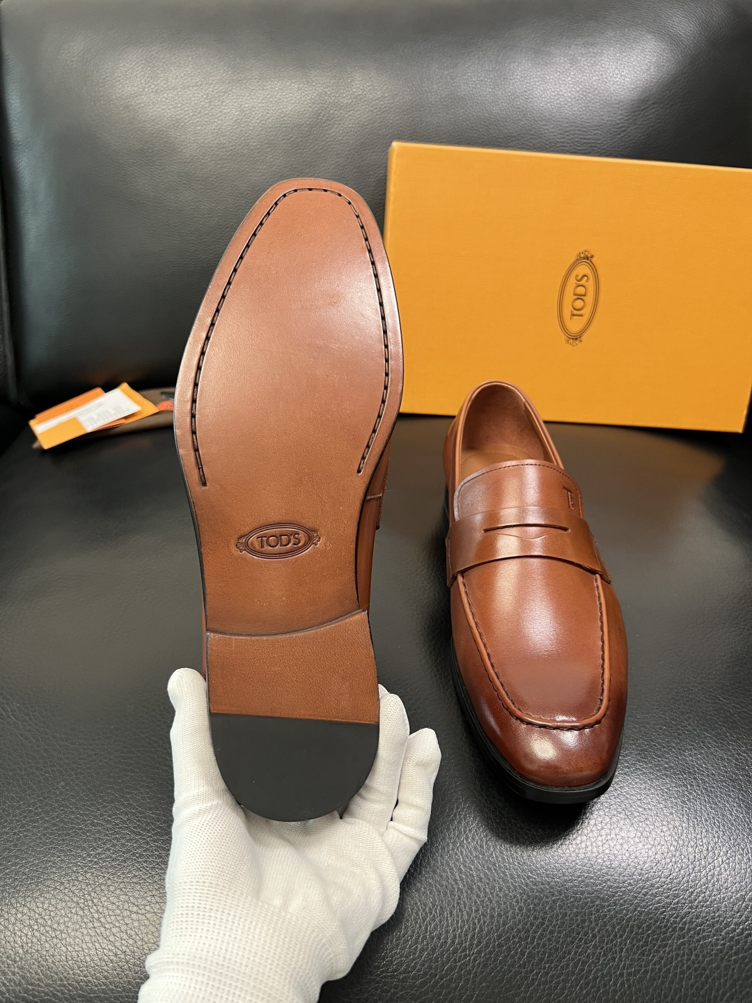 Tods 高品质 顶级工艺品 托德斯 皮鞋专柜新款，原厂配置意大利进口牛皮面料，高品质复杂拼接工艺，经典