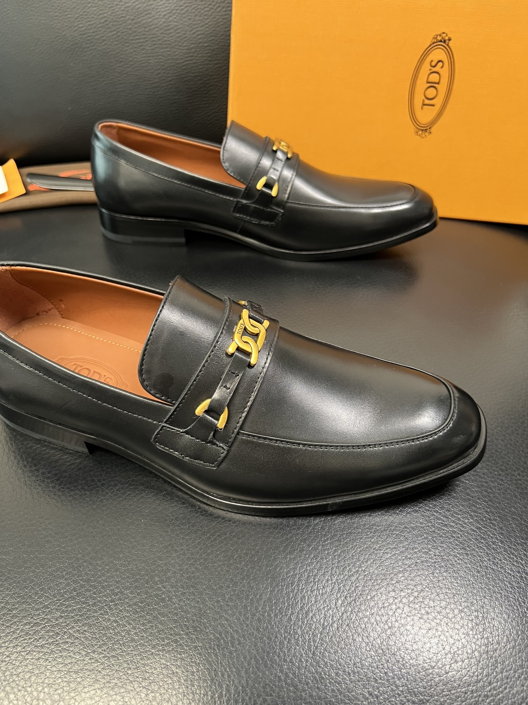 Tods 高品质 顶级工艺品 托德斯 皮鞋专柜新款，原厂配置意大利进口牛皮面料，高品质复杂拼接工艺，经典