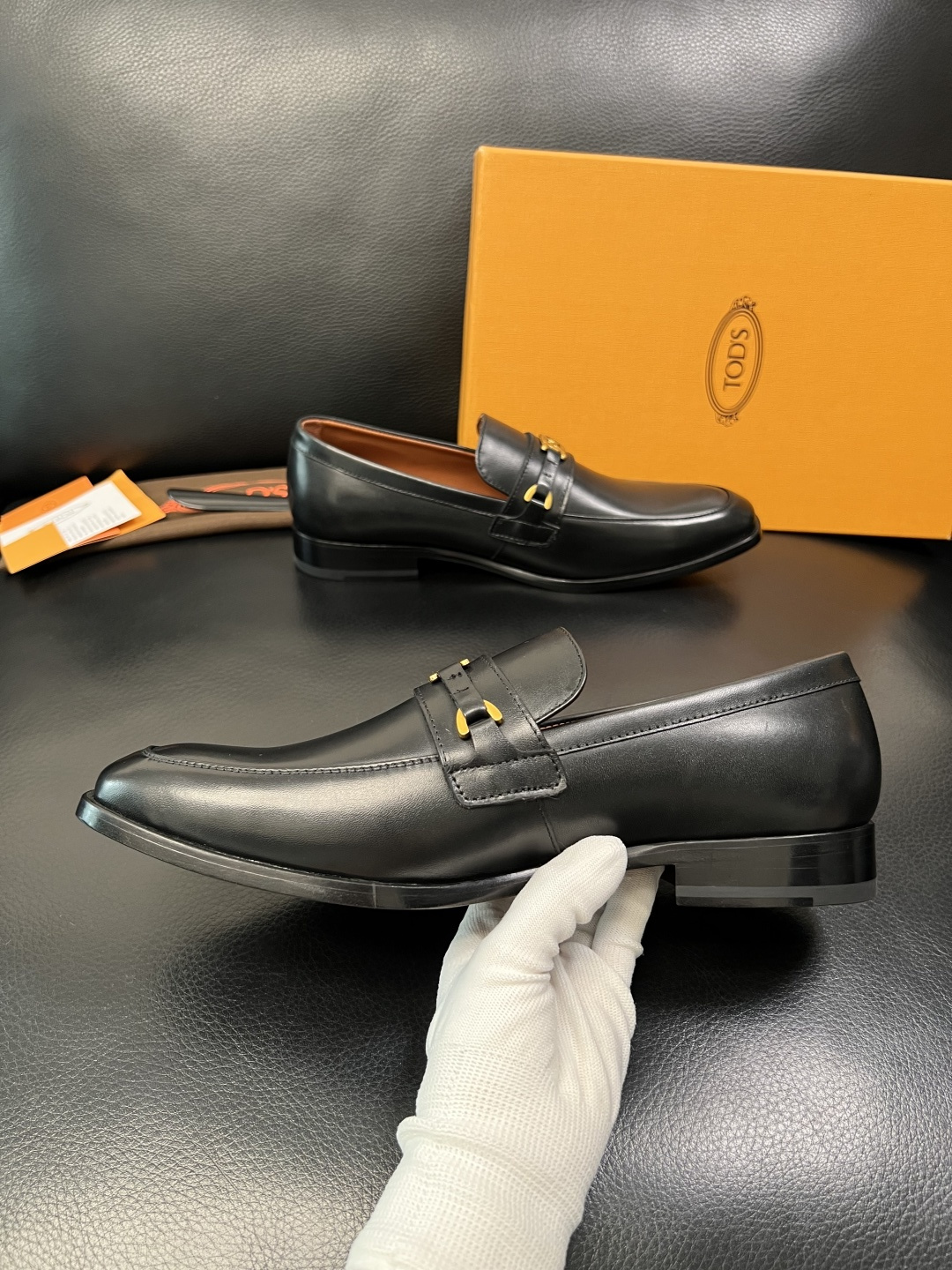 Tods 高品质 顶级工艺品 托德斯 皮鞋专柜新款，原厂配置意大利进口牛皮面料，高品质复杂拼接工艺，经典