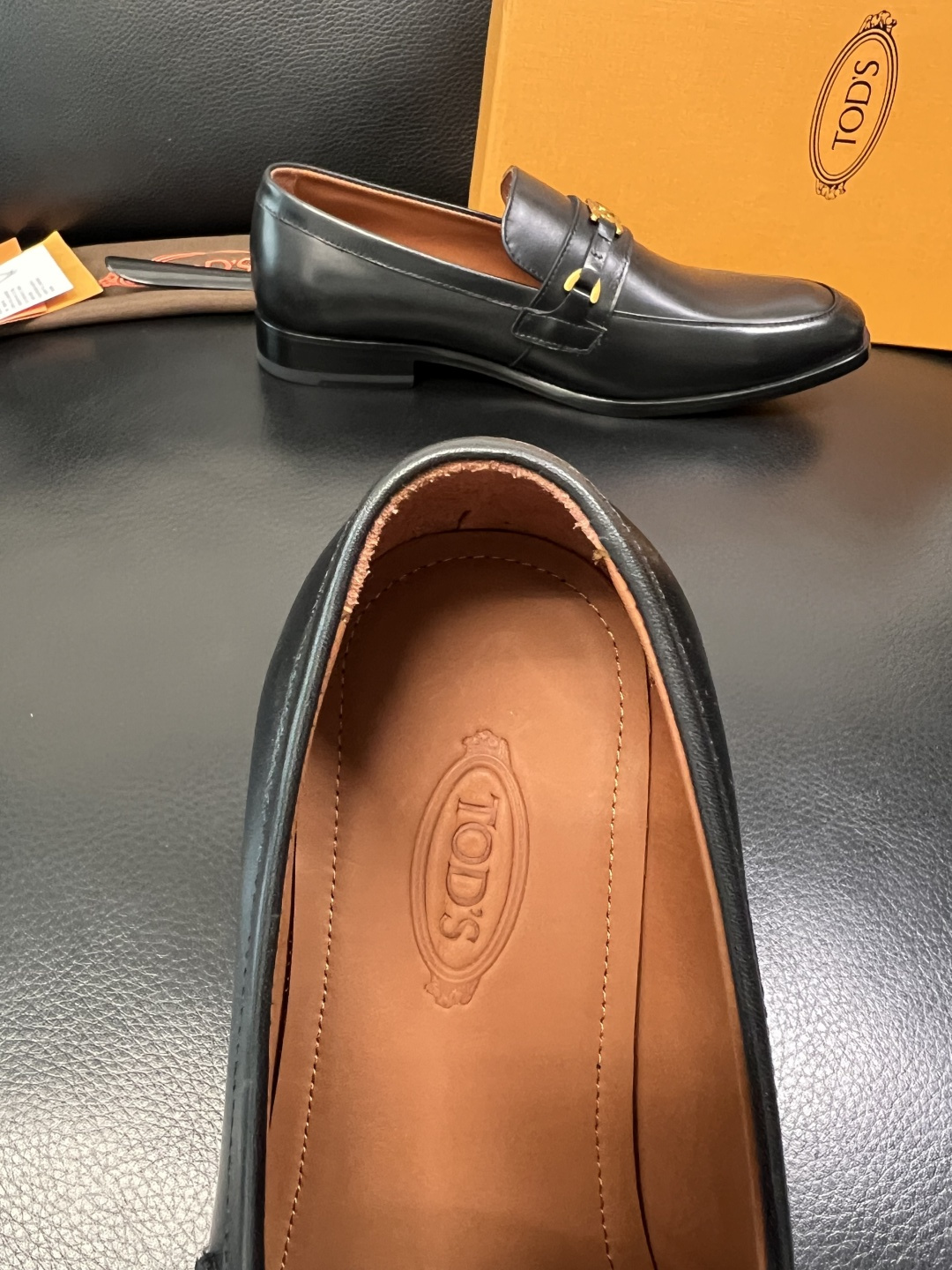 Tods 高品质 顶级工艺品 托德斯 皮鞋专柜新款，原厂配置意大利进口牛皮面料，高品质复杂拼接工艺，经典