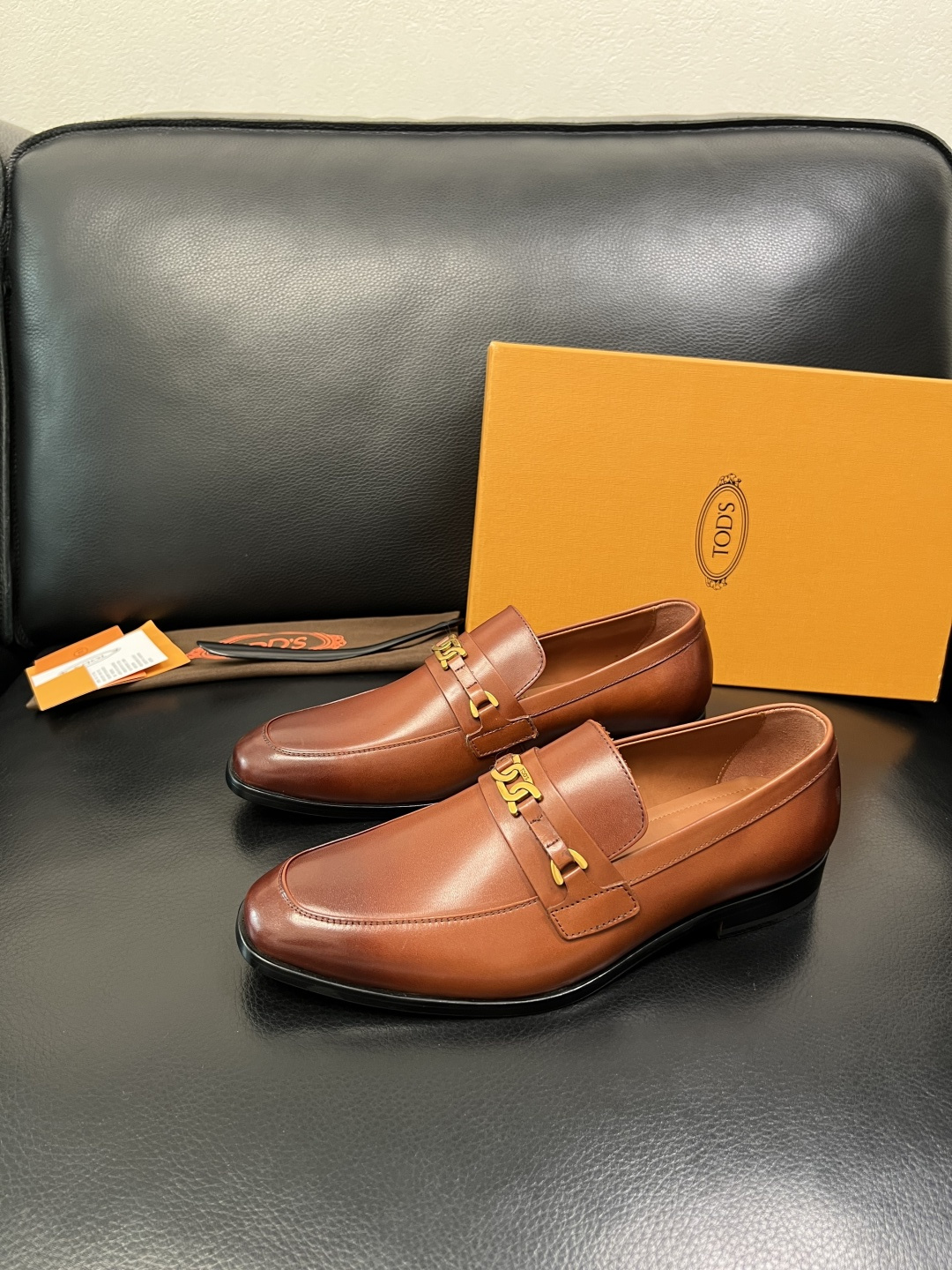 Tods 高品质 顶级工艺品 托德斯 皮鞋专柜新款，原厂配置意大利进口牛皮面料，高品质复杂拼接工艺，经典