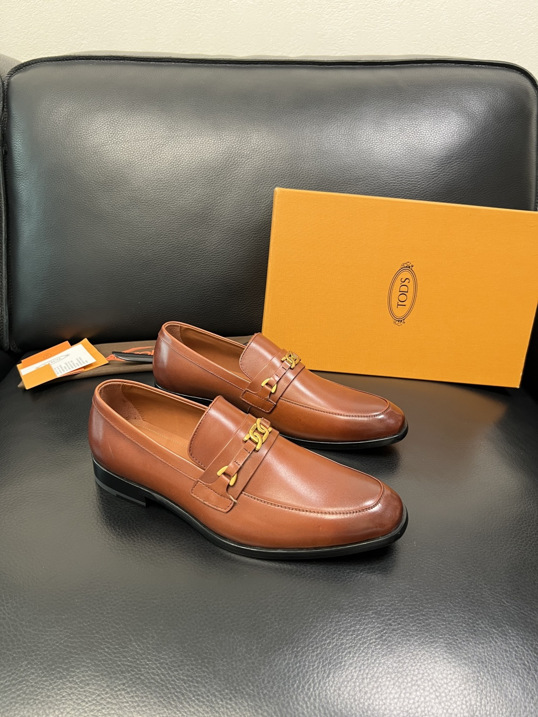 Tods 高品质 顶级工艺品 托德斯 皮鞋专柜新款，原厂配置意大利进口牛皮面料，高品质复杂拼接工艺，经典