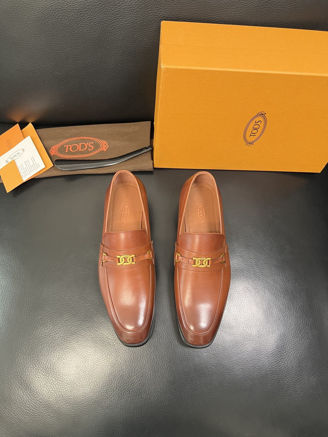 Tods 高品质 顶级工艺品 托德斯 皮鞋专柜新款，原厂配置意大利进口牛皮面料，高品质复杂拼接工艺，经典