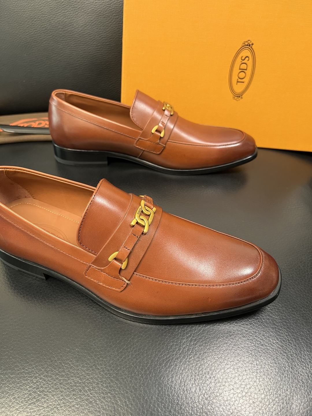 Tods 高品质 顶级工艺品 托德斯 皮鞋专柜新款，原厂配置意大利进口牛皮面料，高品质复杂拼接工艺，经典