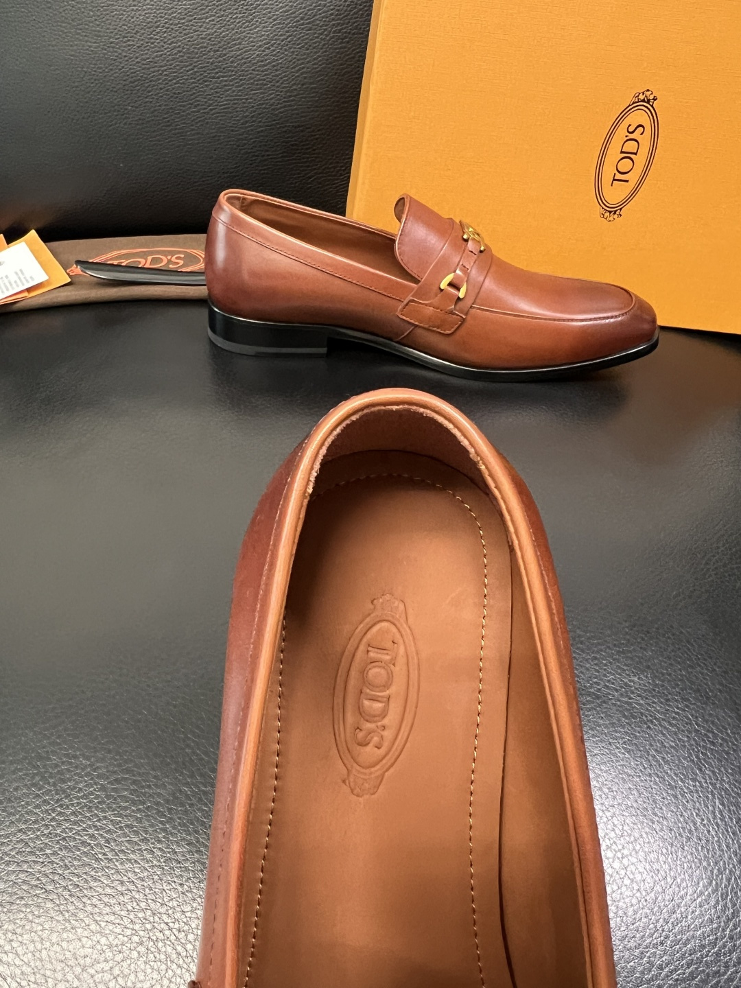 Tods 高品质 顶级工艺品 托德斯 皮鞋专柜新款，原厂配置意大利进口牛皮面料，高品质复杂拼接工艺，经典