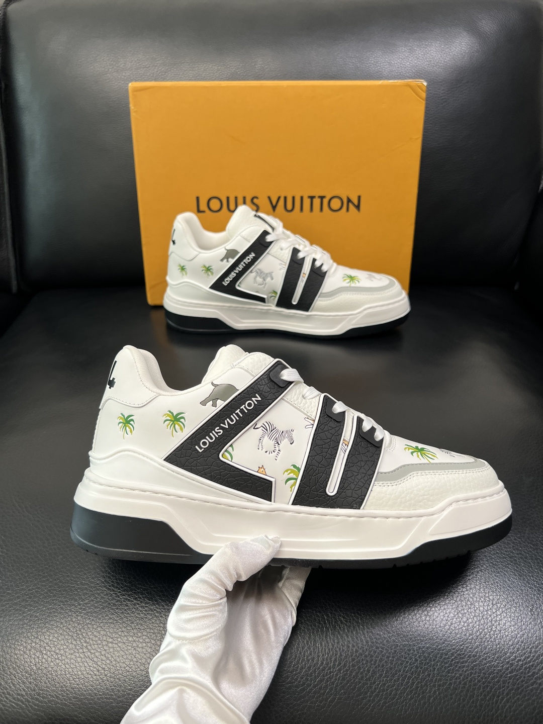 Lv 高品质 顶级工艺品 路易威登，运动板鞋专柜同步，鞋面意大利进口，高品质拼接缤纷色彩复杂工艺品，进口