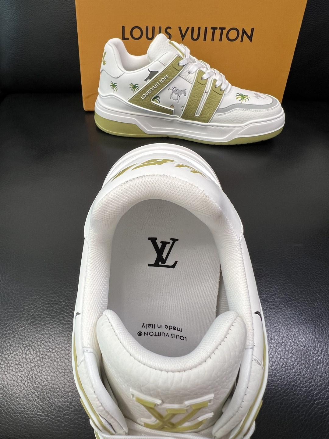 Lv 高品质 顶级工艺品 路易威登，运动板鞋专柜同步，鞋面意大利进口，高品质拼接缤纷色彩复杂工艺品，进口