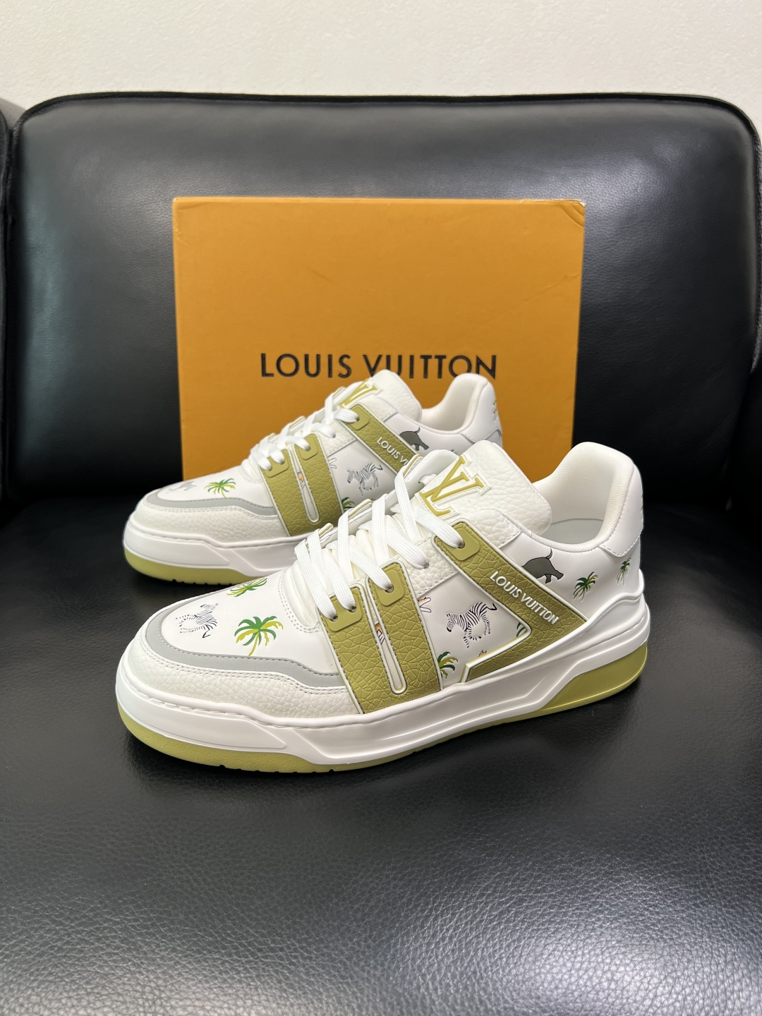 Lv 高品质 顶级工艺品 路易威登，运动板鞋专柜同步，鞋面意大利进口，高品质拼接缤纷色彩复杂工艺品，进口