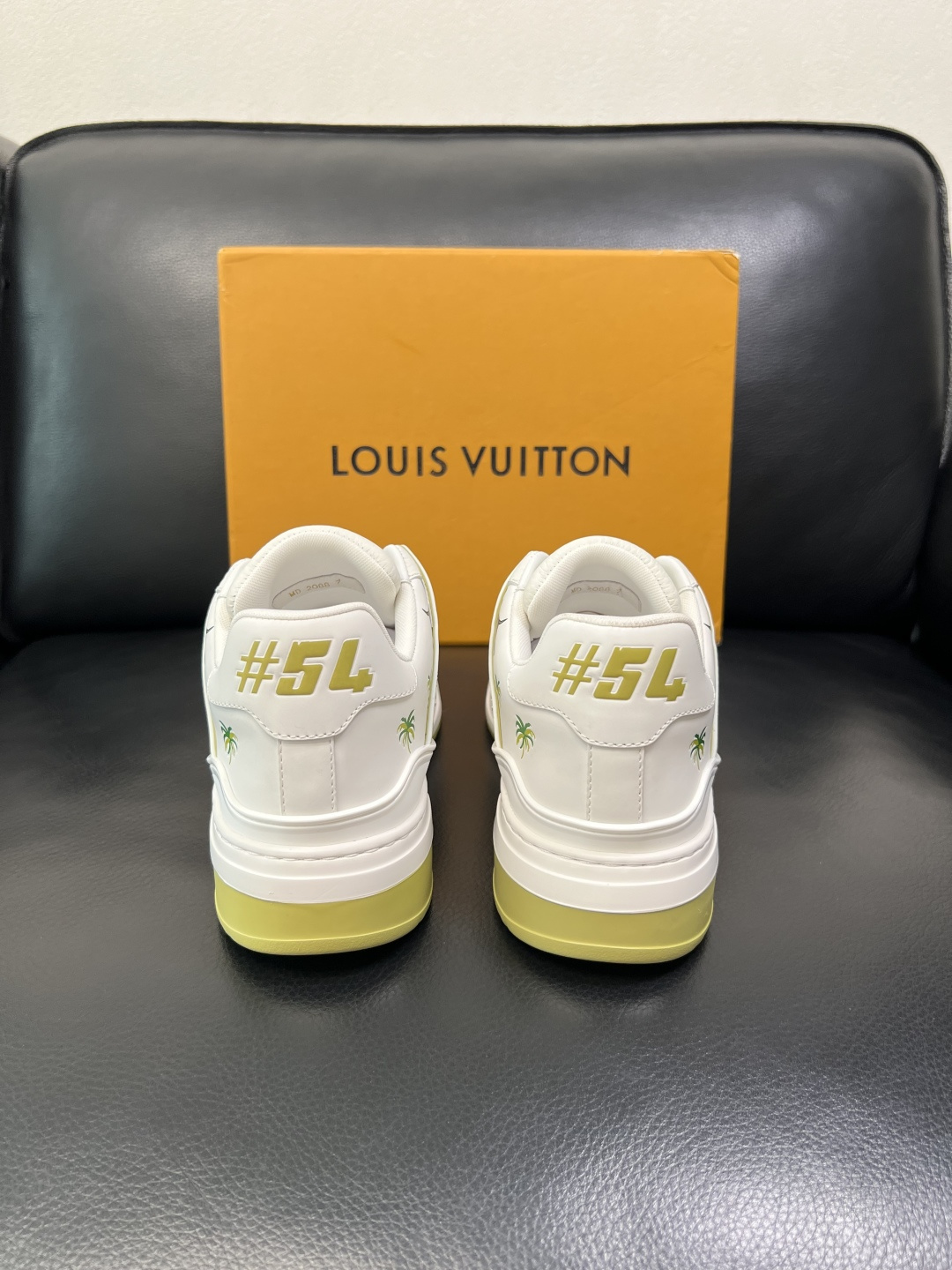 Lv 高品质 顶级工艺品 路易威登，运动板鞋专柜同步，鞋面意大利进口，高品质拼接缤纷色彩复杂工艺品，进口