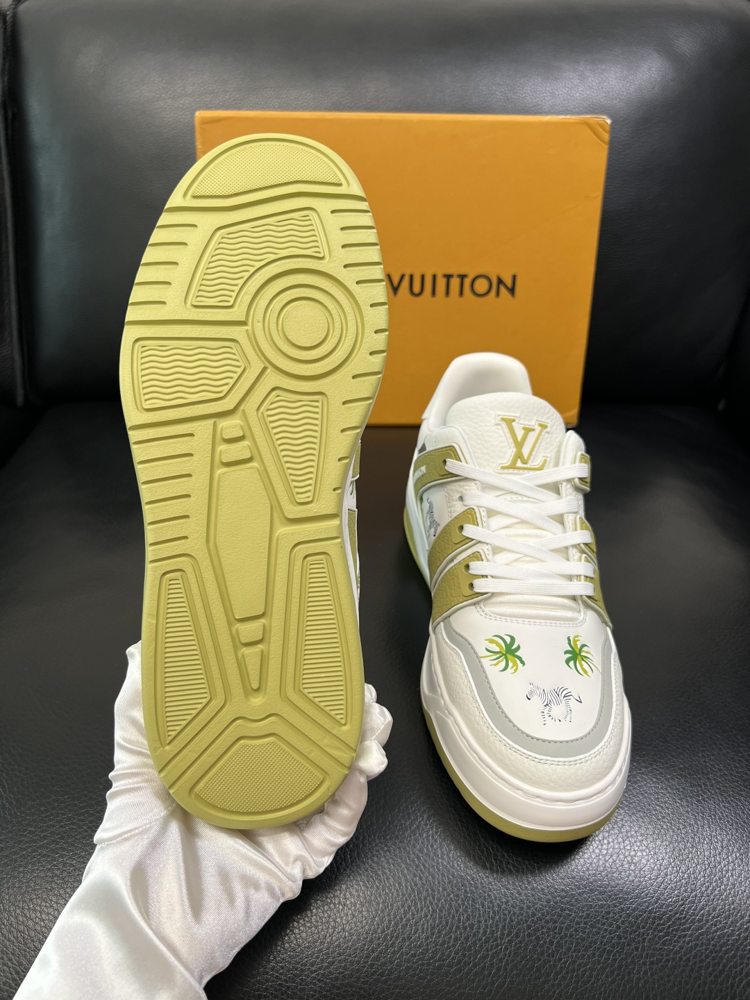 Lv 高品质 顶级工艺品 路易威登，运动板鞋专柜同步，鞋面意大利进口，高品质拼接缤纷色彩复杂工艺品，进口