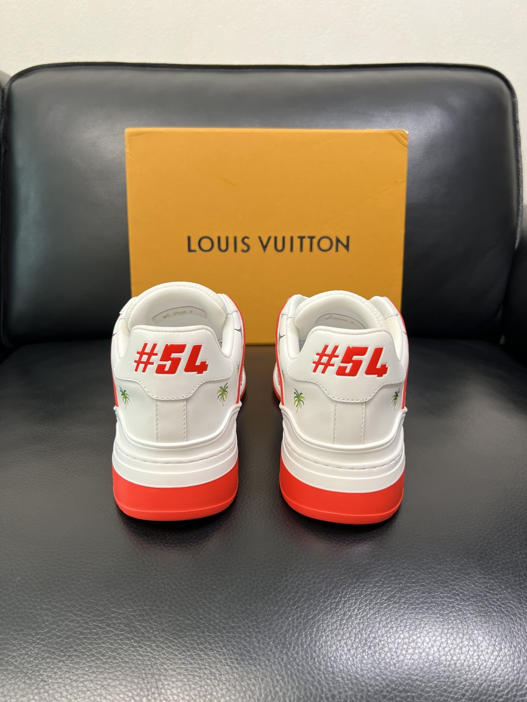 Lv 高品质 顶级工艺品 路易威登，运动板鞋专柜同步，鞋面意大利进口，高品质拼接缤纷色彩复杂工艺品，进口