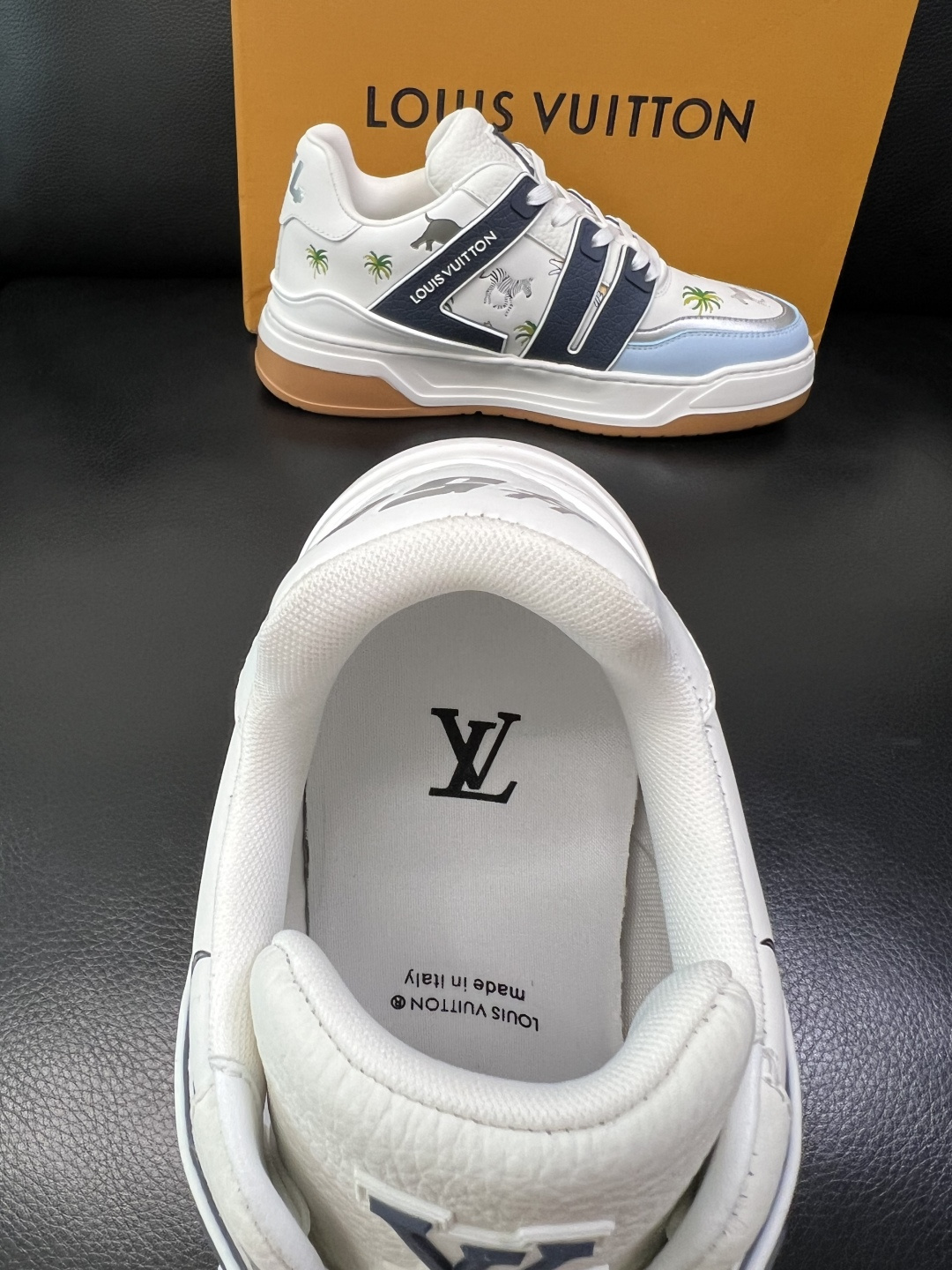 Lv 高品质 顶级工艺品 路易威登，运动板鞋专柜同步，鞋面意大利进口，高品质拼接缤纷色彩复杂工艺品，进口