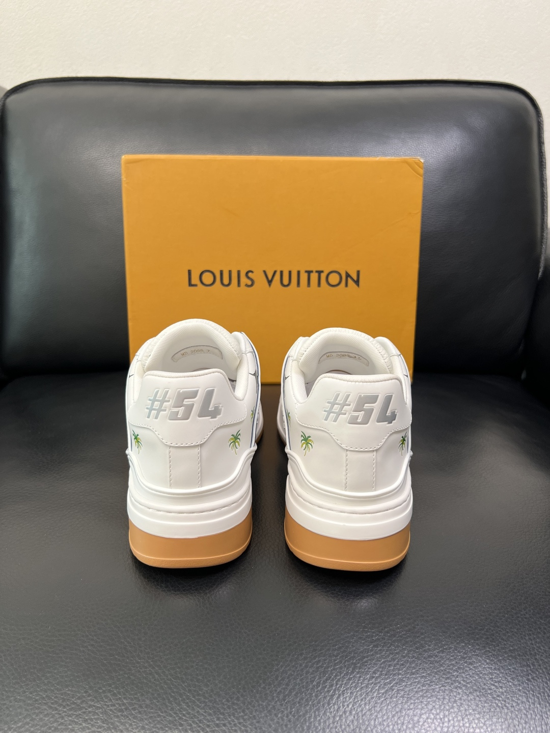 Lv 高品质 顶级工艺品 路易威登，运动板鞋专柜同步，鞋面意大利进口，高品质拼接缤纷色彩复杂工艺品，进口