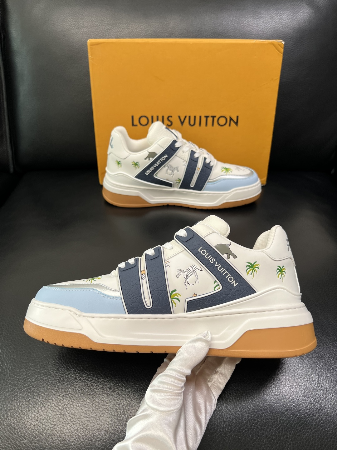 Lv 高品质 顶级工艺品 路易威登，运动板鞋专柜同步，鞋面意大利进口，高品质拼接缤纷色彩复杂工艺品，进口