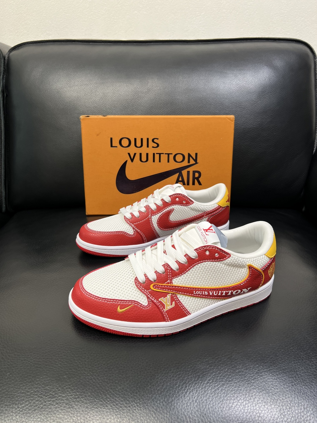 Lv联名nike 高品质 顶级工艺品 路易威登联名，专柜同步，鞋面意大利进口，高品质拼接缤纷色彩复杂工艺