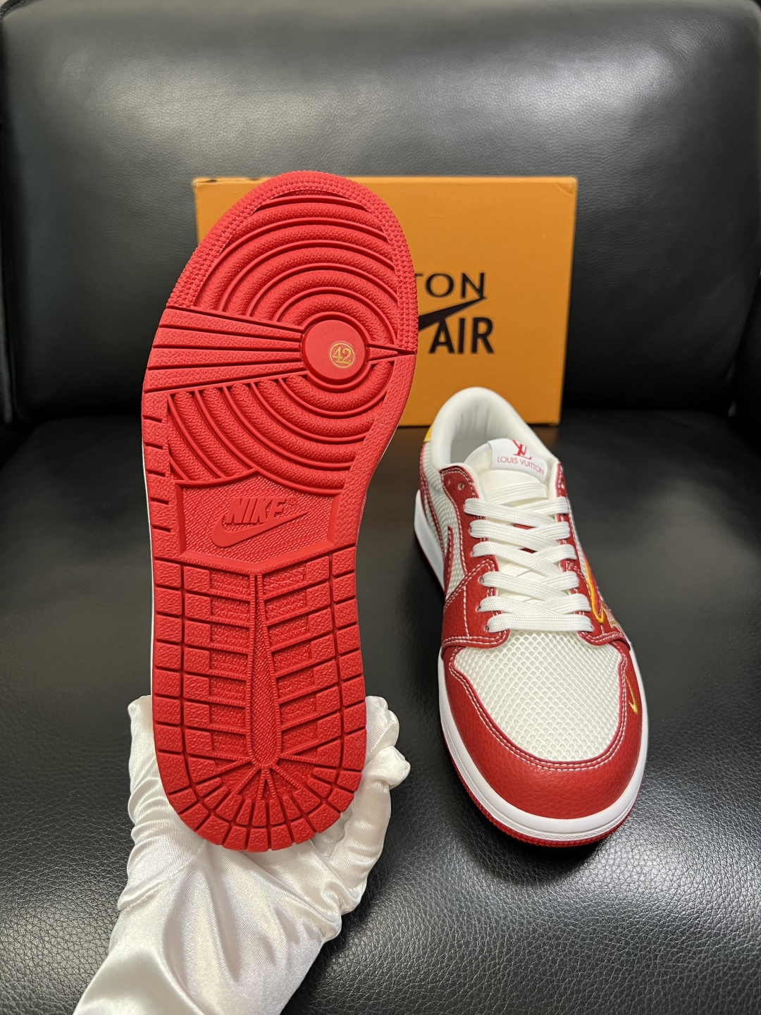 Lv联名nike 高品质 顶级工艺品 路易威登联名，专柜同步，鞋面意大利进口，高品质拼接缤纷色彩复杂工艺