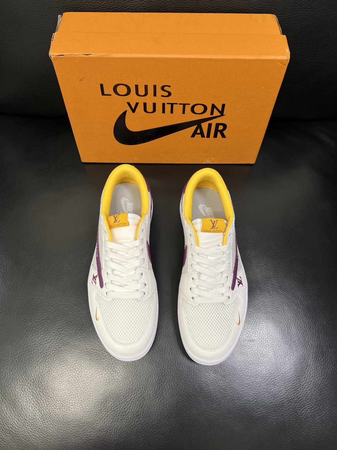 Lv联名nike 高品质 顶级工艺品 路易威登联名，专柜同步，鞋面意大利进口，高品质拼接缤纷色彩复杂工艺