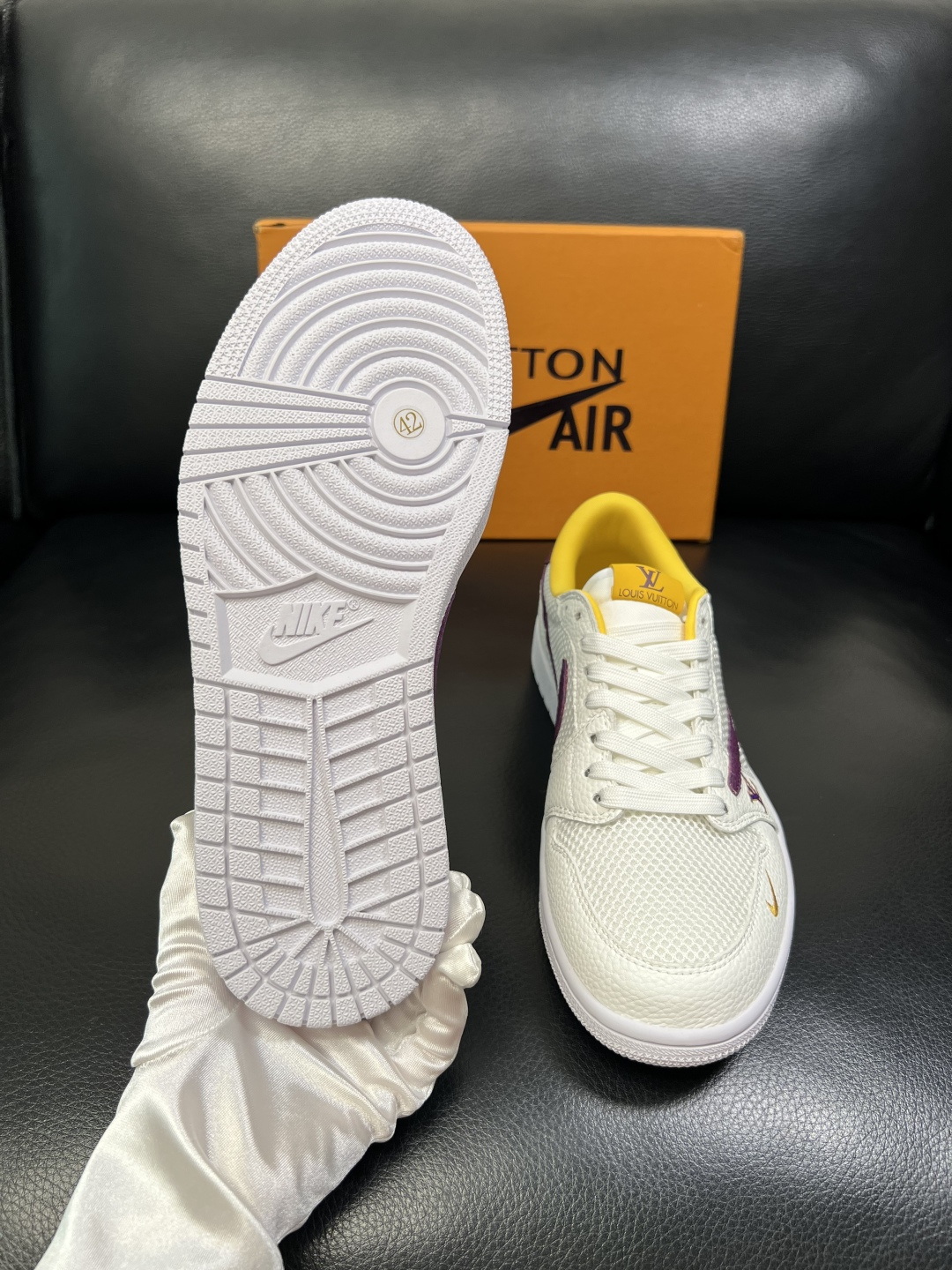 Lv联名nike 高品质 顶级工艺品 路易威登联名，专柜同步，鞋面意大利进口，高品质拼接缤纷色彩复杂工艺