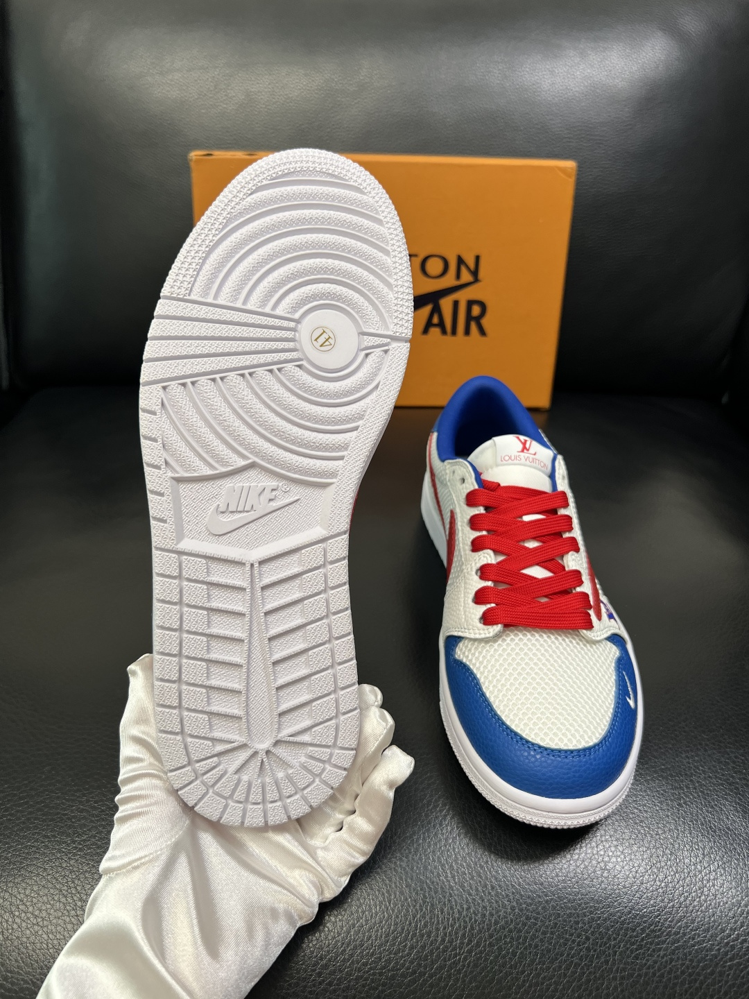 Lv联名nike 高品质 顶级工艺品 路易威登联名，专柜同步，鞋面意大利进口，高品质拼接缤纷色彩复杂工艺