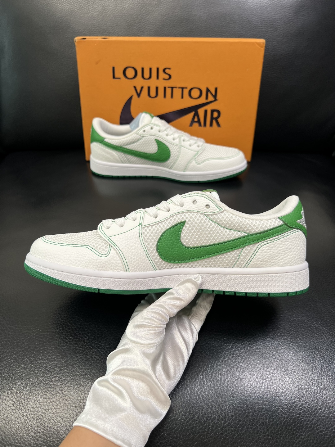 Lv联名nike 高品质 顶级工艺品 路易威登联名，专柜同步，鞋面意大利进口，高品质拼接缤纷色彩复杂工艺